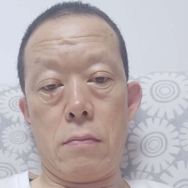 盼望闻缠绵的照片