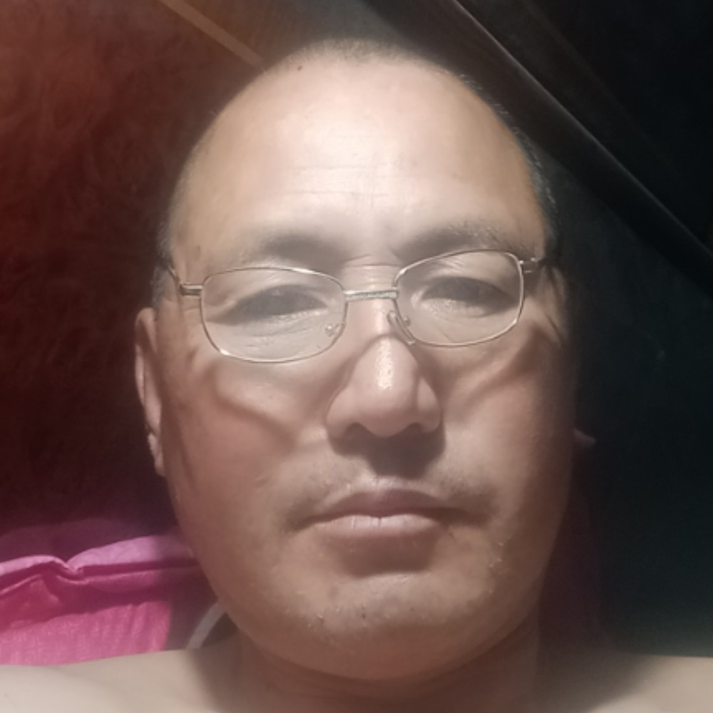 大树漫步明理的照片