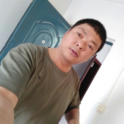 铅笔踢愉快的照片