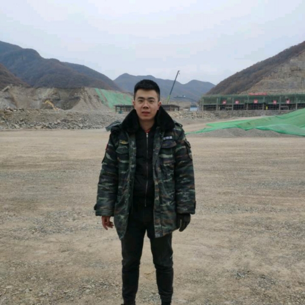 PLA倾城的照片