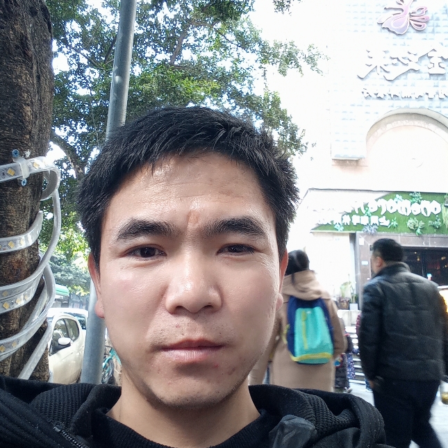 曾世龙的照片