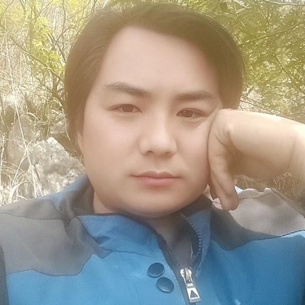 苍陌的照片