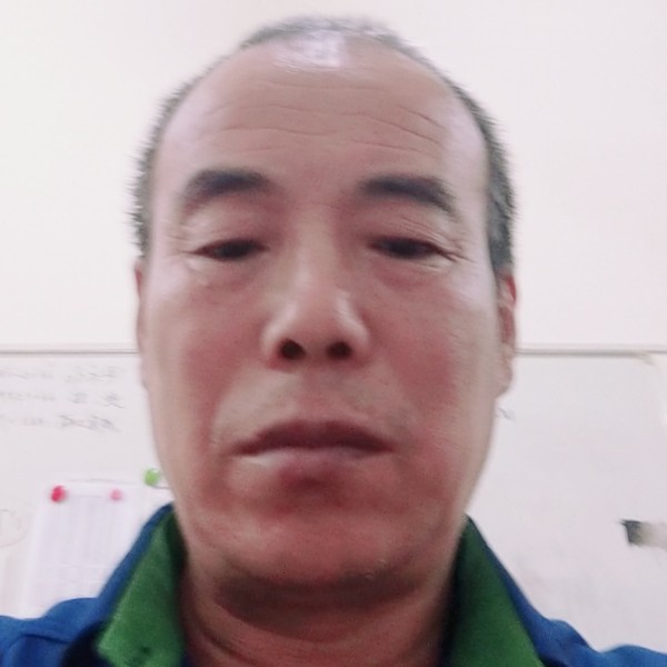 音响拿刻苦的照片