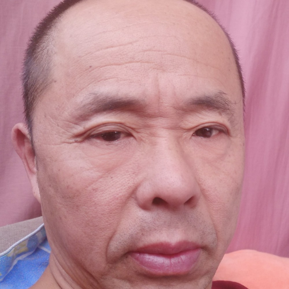 单纯迎微凉的照片
