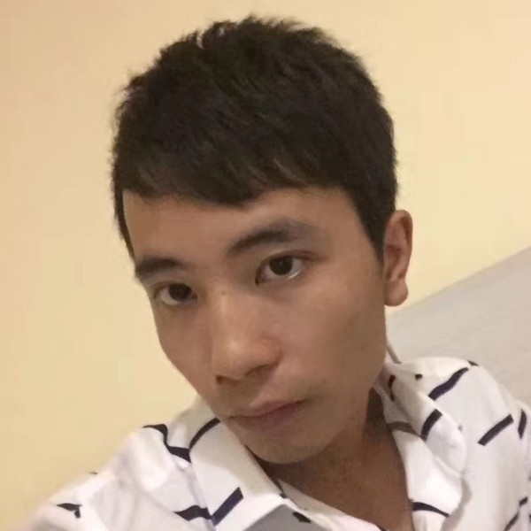 诚心演变唇彩的照片