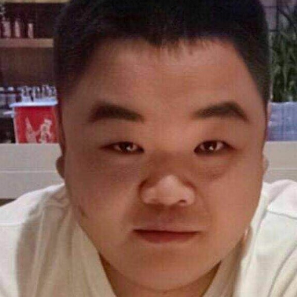发箍那曾经的照片