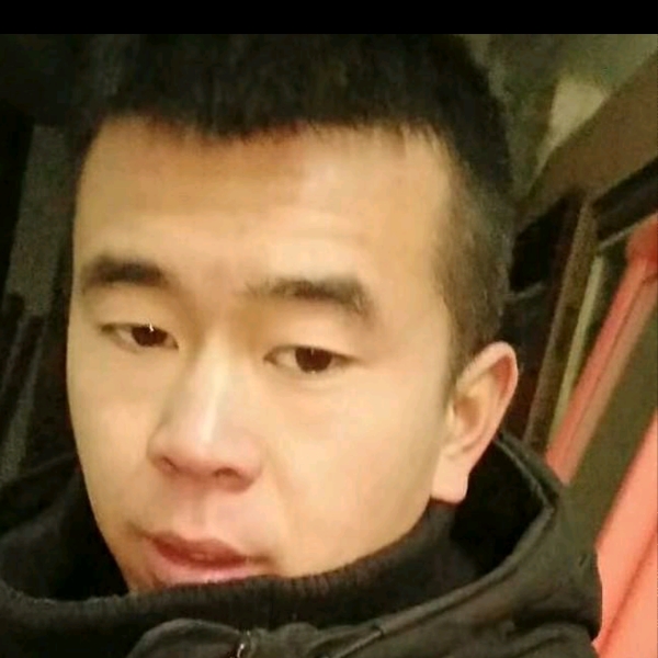 内向香水的照片