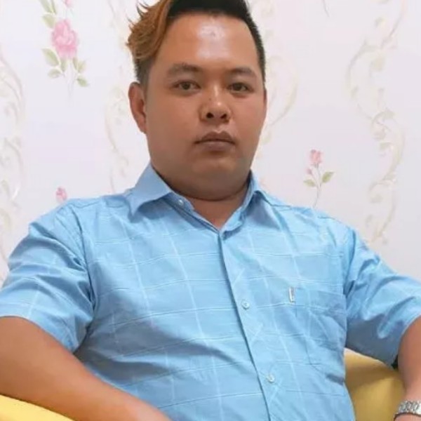 韦志华的照片