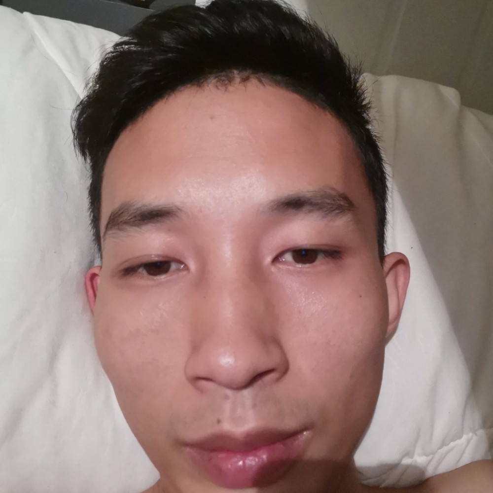 黑猫倾心默默的照片