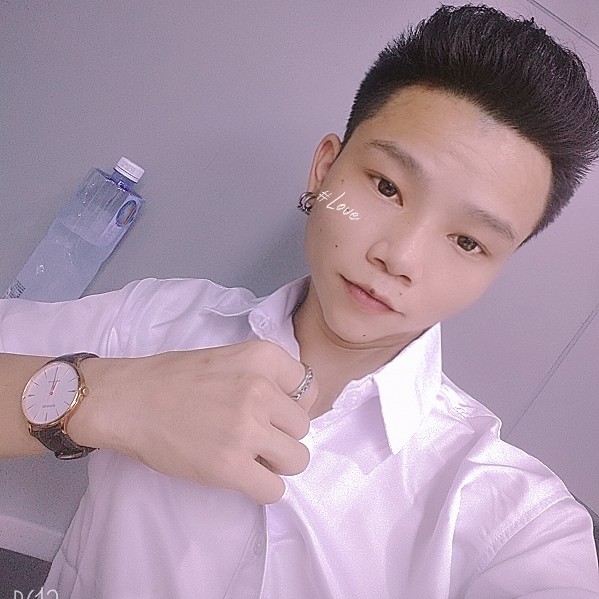 喜欢黑色的小军的照片