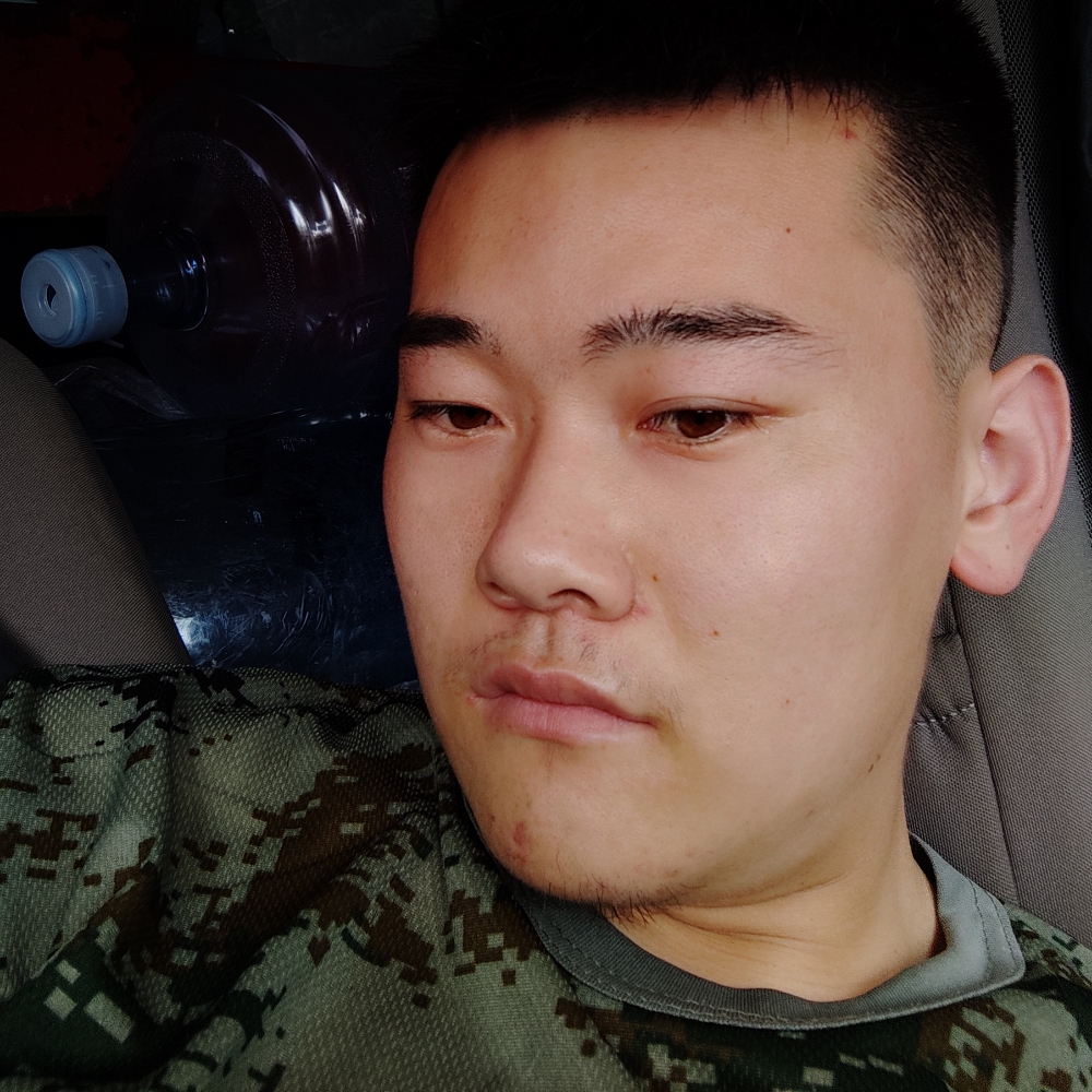 眼睛挽手彪壮的照片