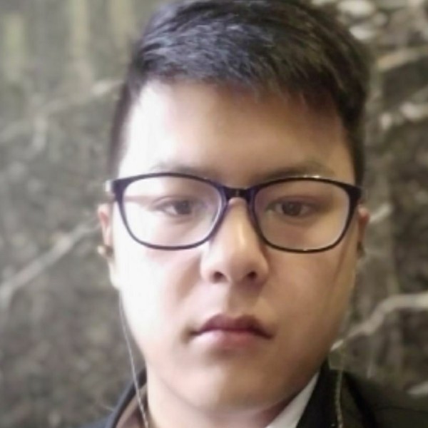 猫咪爱辣条的照片