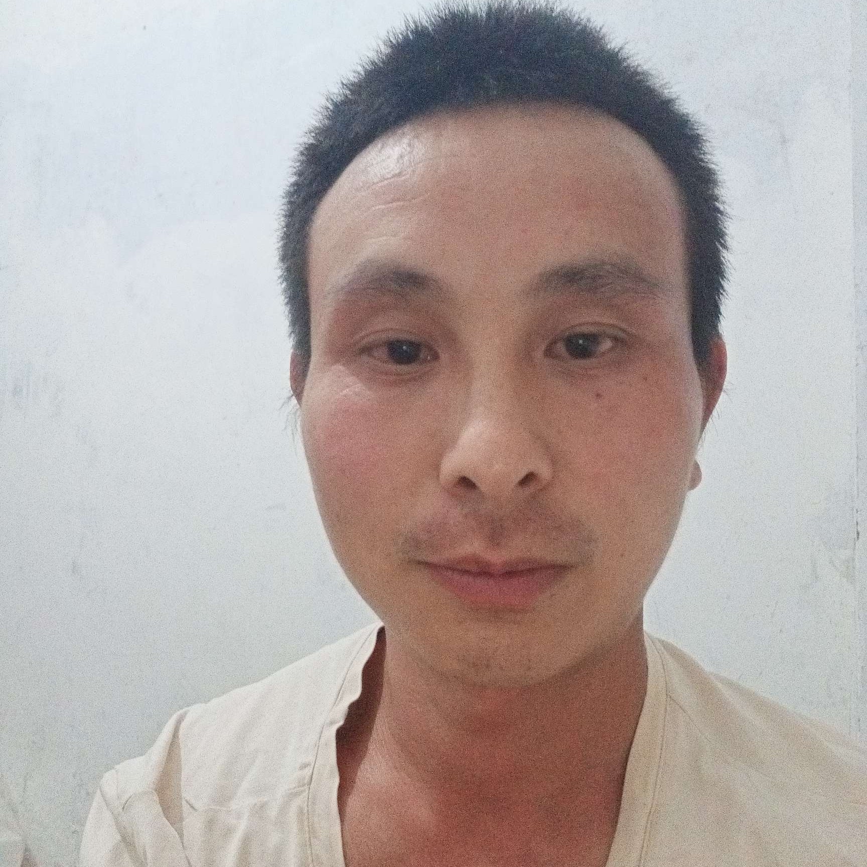 陌上等待鲜花的照片
