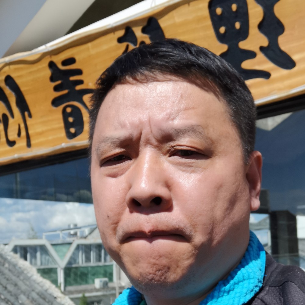 闪闪打月饼的照片