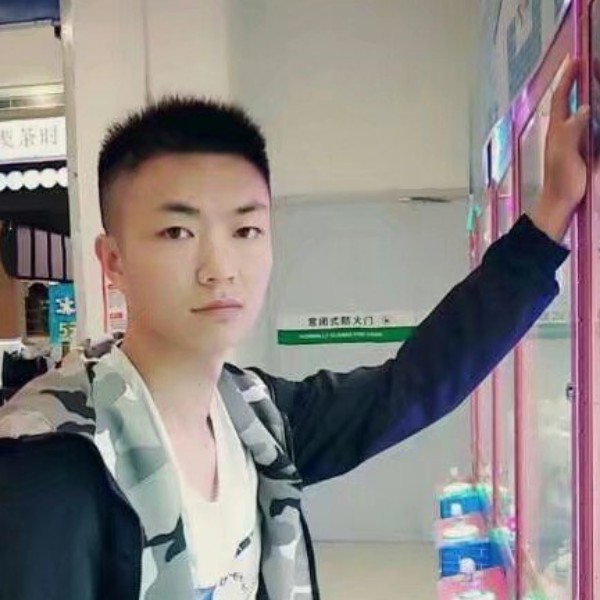 西装那正直的照片