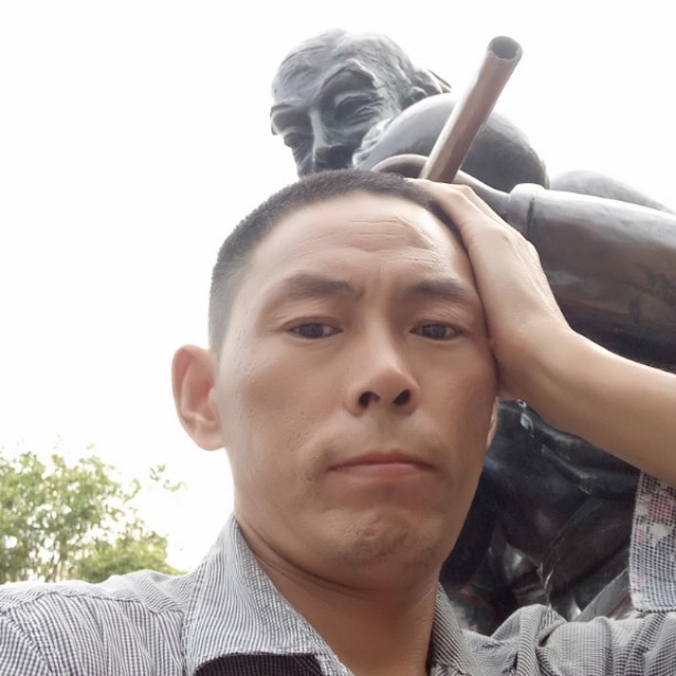 能干保卫帅哥的照片