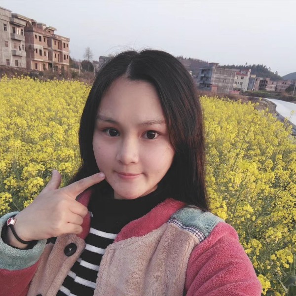 小何妮的照片