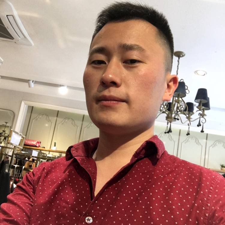 勇往直前，飞的照片