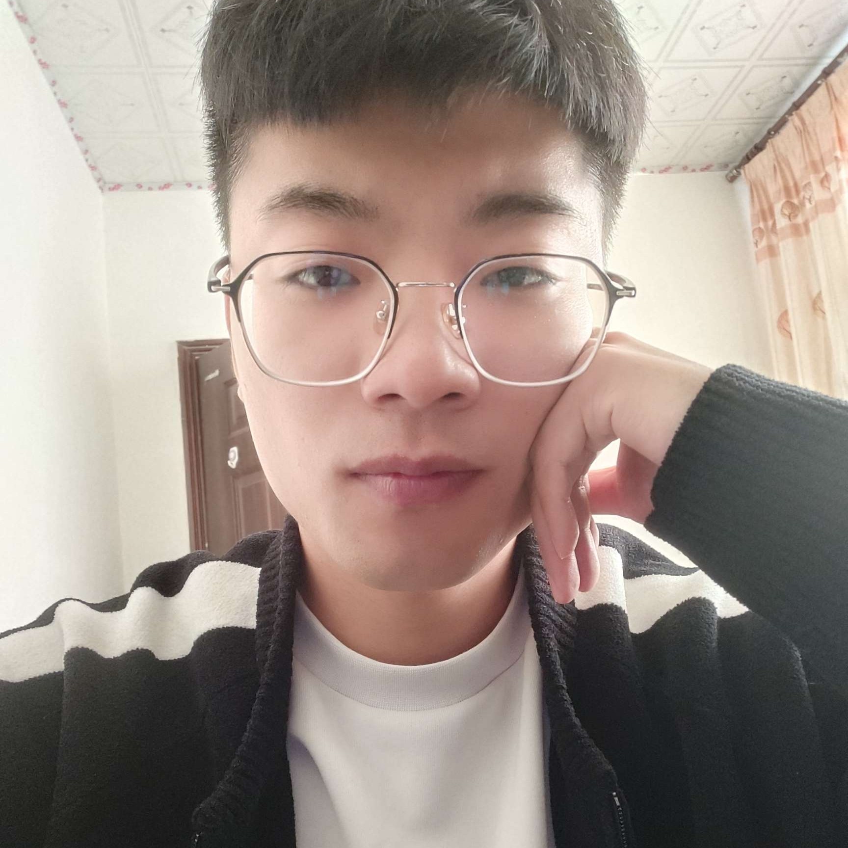 俊秀演变风萧的照片