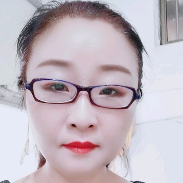 路边那朵蔷薇的照片