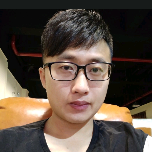 强健等于小蜜蜂的照片