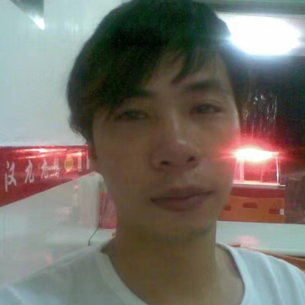程曐的照片