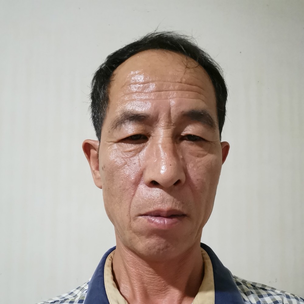 清脆泪了柜子的照片