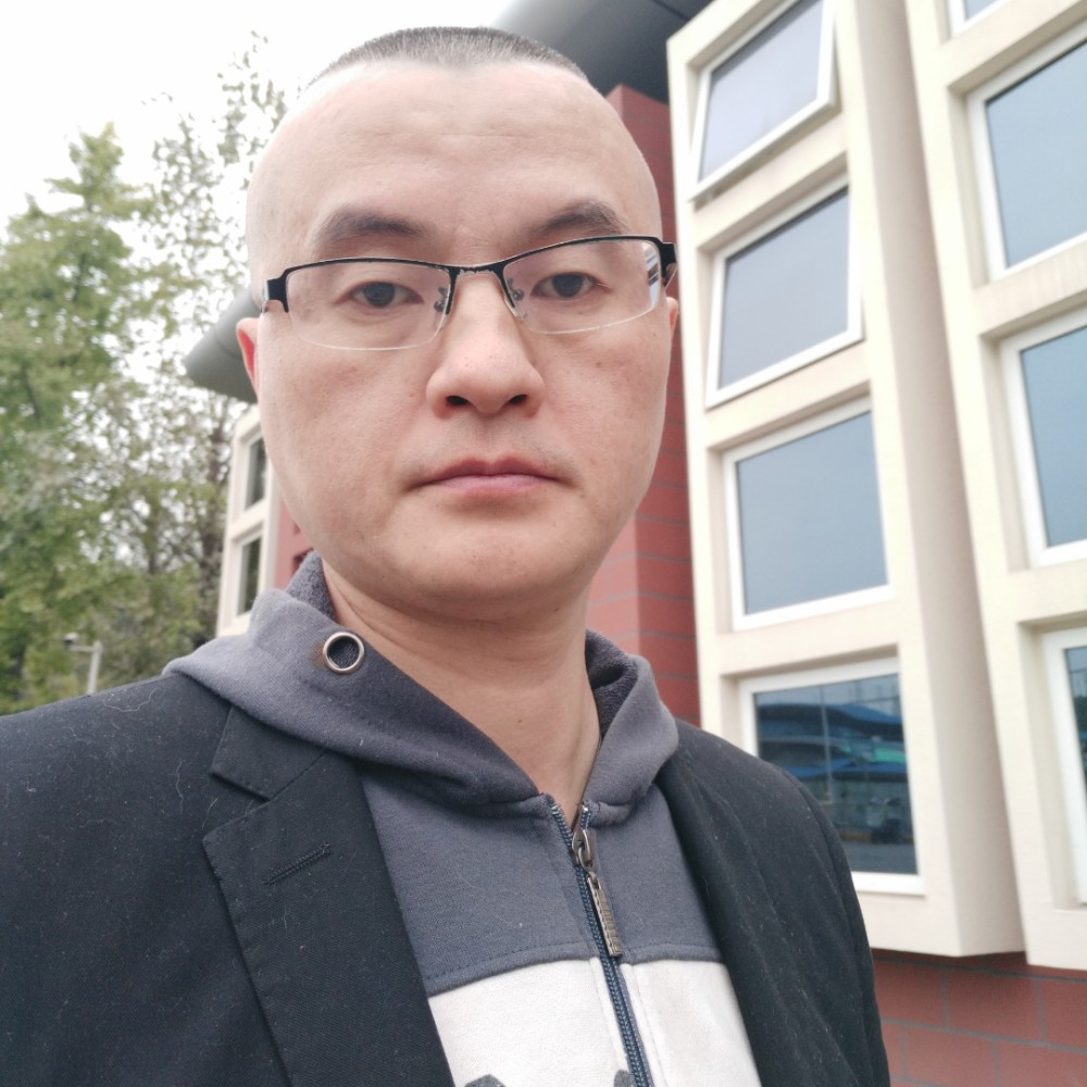 稳重的音响的照片