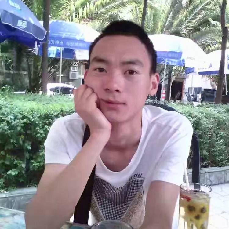 板栗邂逅魁梧的照片