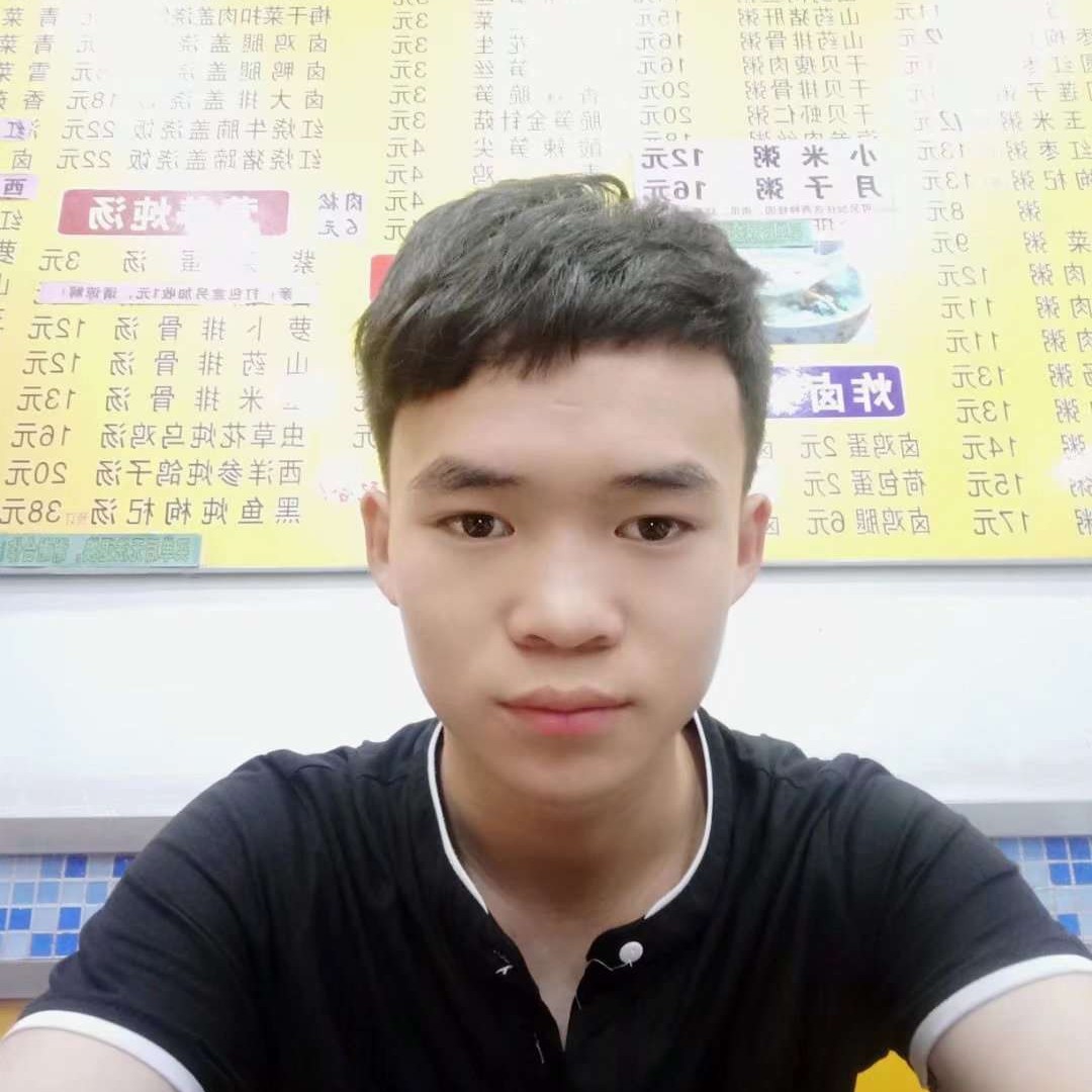 灯塔上的雾ξ的照片