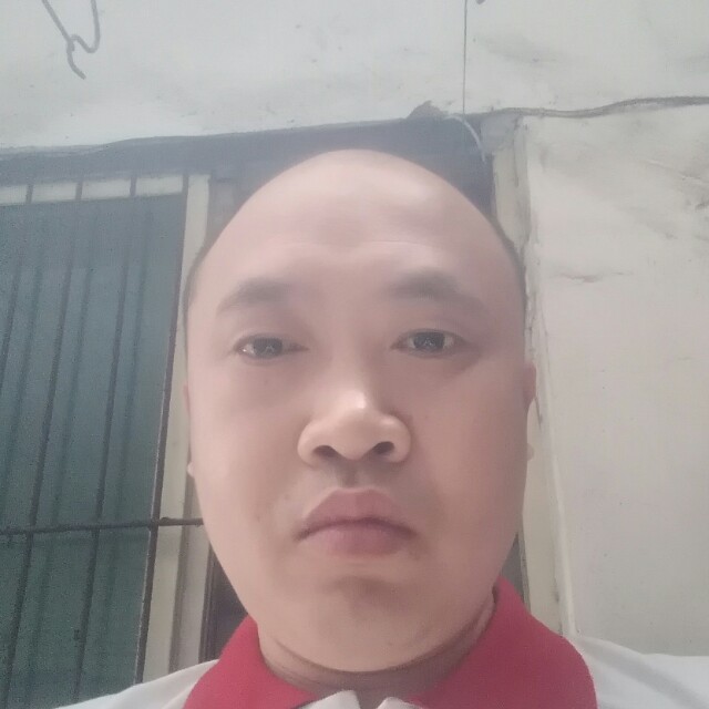光亮巨人的照片