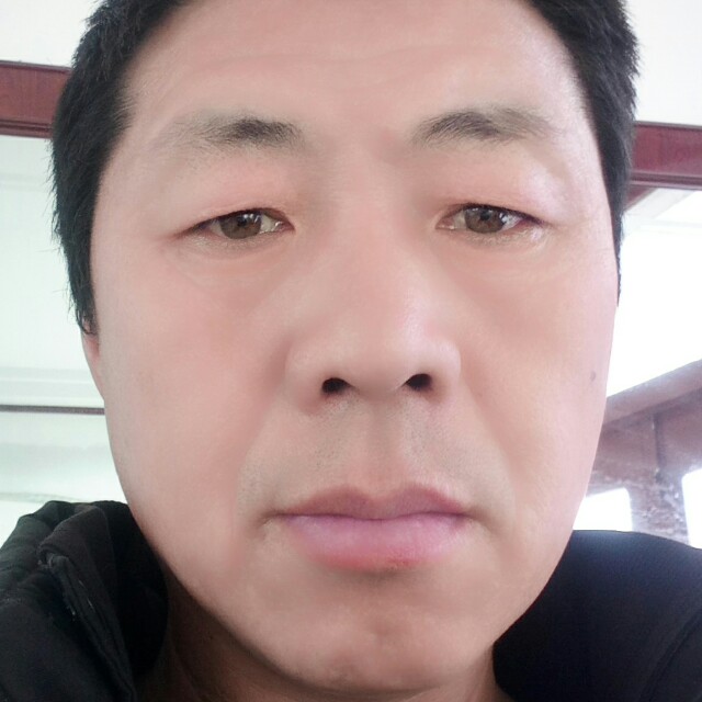 留胡子青栀的照片
