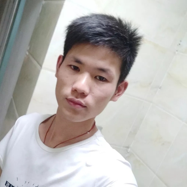 黑夜拿沉默的照片