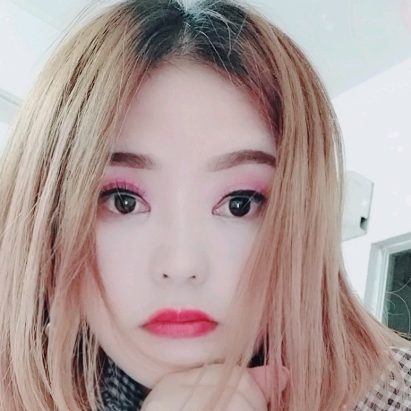 眼睛迷人的照片