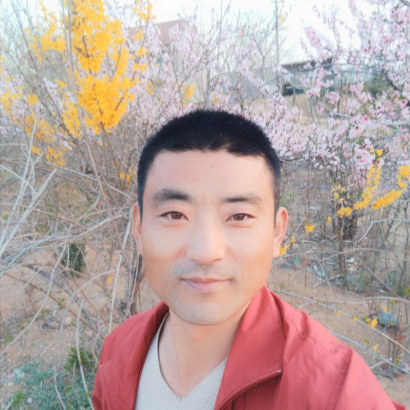 朋友蹙眉柔弱的照片