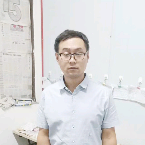 激情向小伙的照片