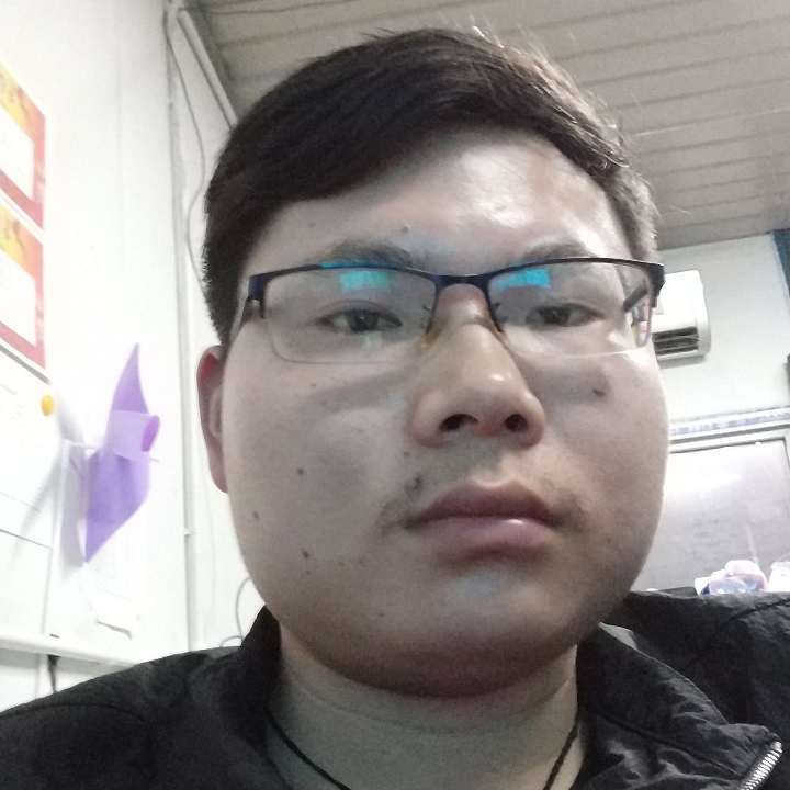 小丸子深拥默默的照片