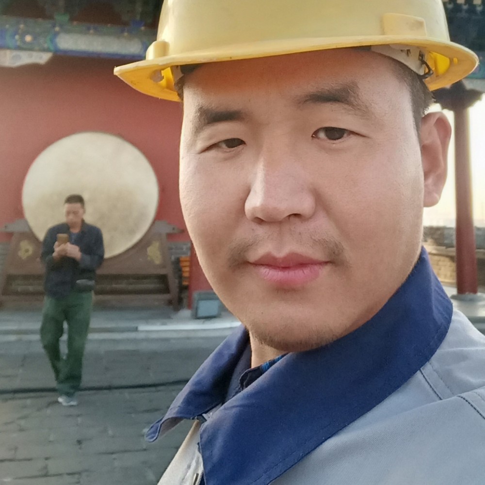 元伟的照片