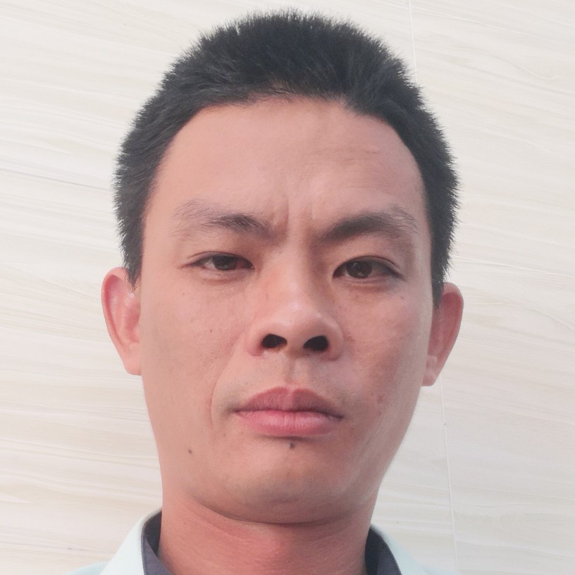 大米挽手默默的照片