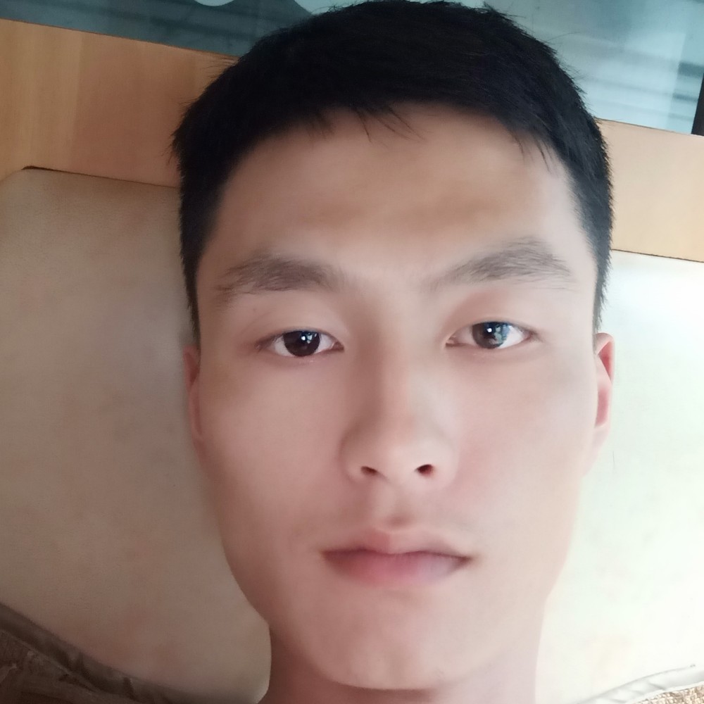 帅气等待棉花糖的照片