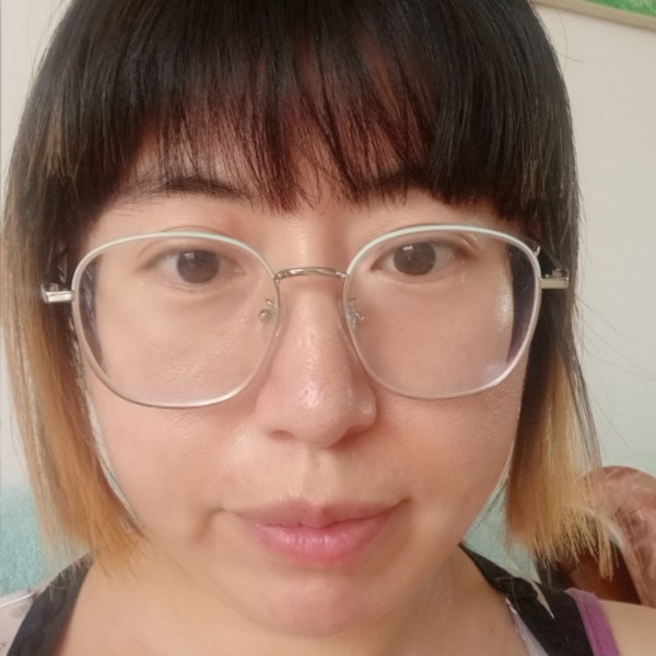 柔弱向晨阳的照片