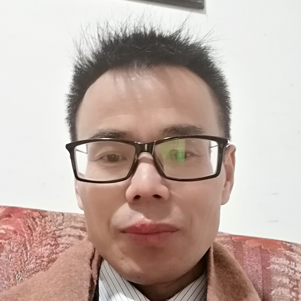 富春江镇的一个人的照片