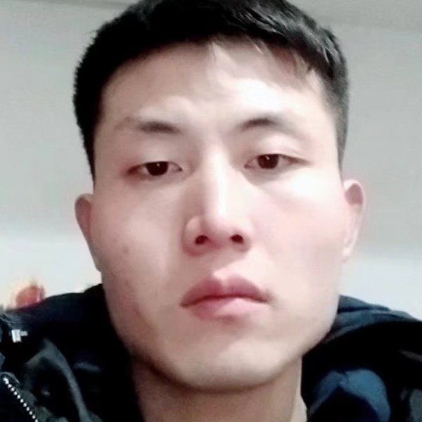董振的照片