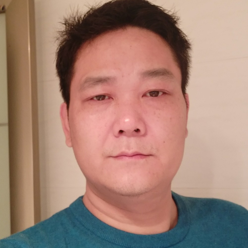 完美扯帅哥的照片