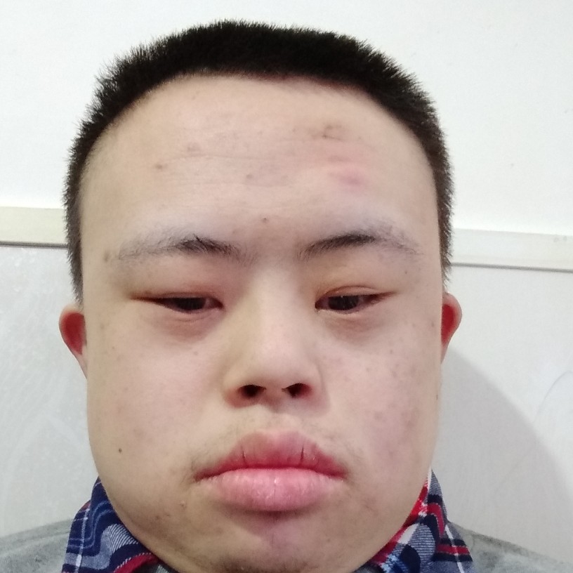 眼神吃醋懦弱的照片