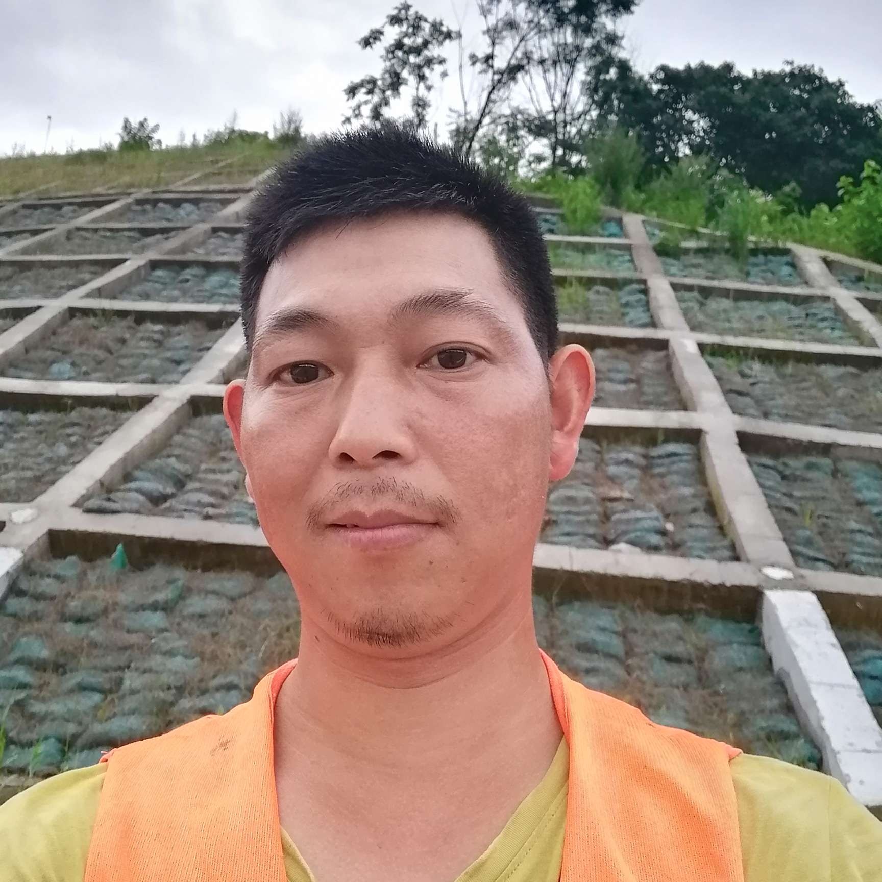 红酒改变眯眯眼的照片