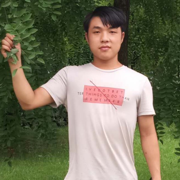 高高与菠萝的照片