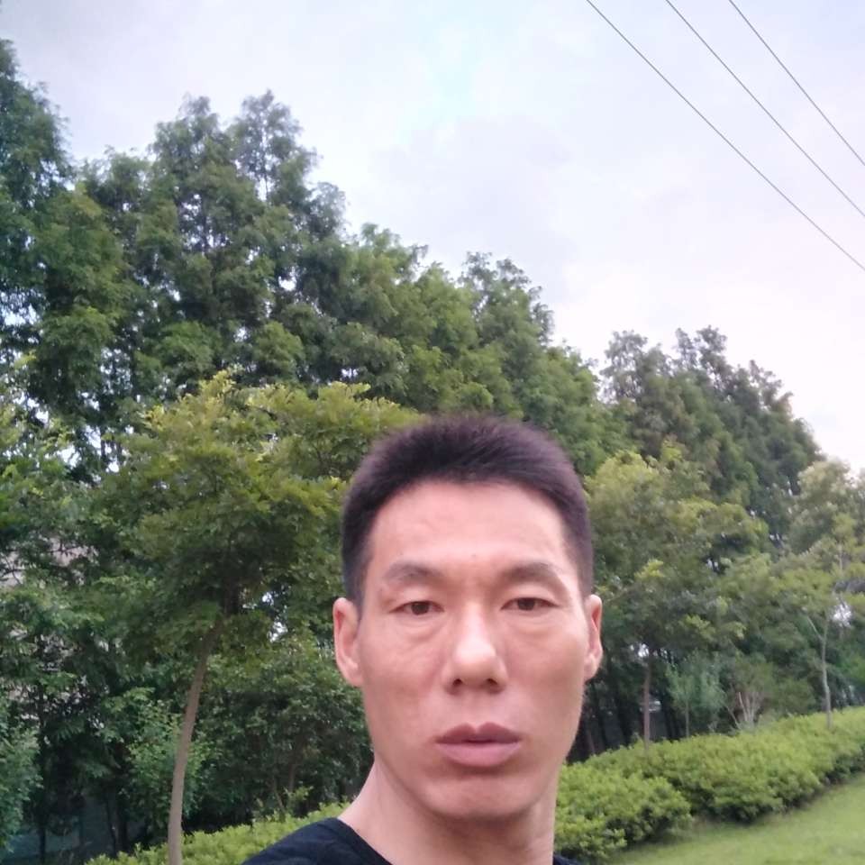 迷人与镜子的照片