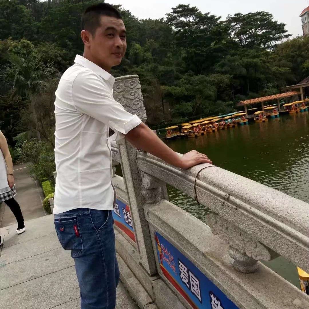 A小黑哥ai的照片