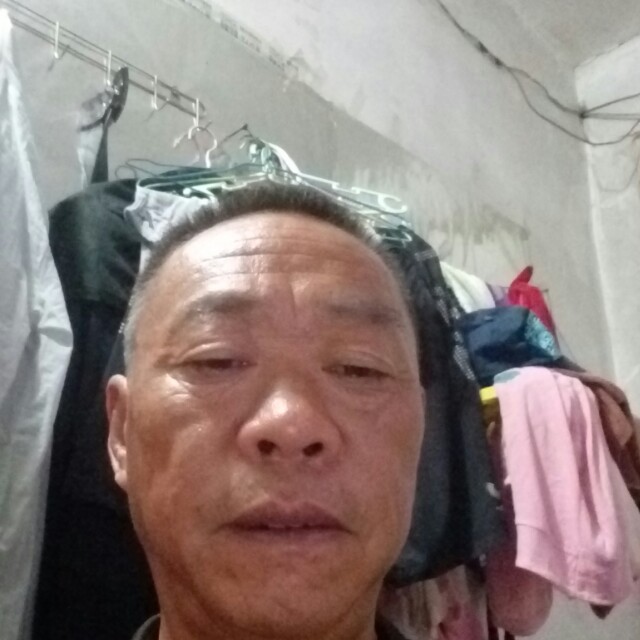 大门蹁跹爱笑的照片